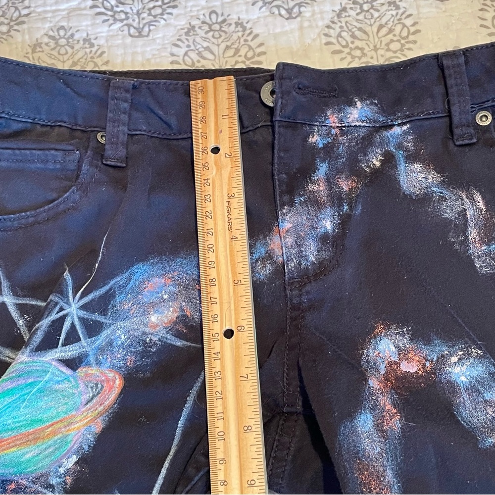 Hand Painted Black Jeans with Vibrant Planets and Stars Design OOAK Size 9 - Picture 12 of 14